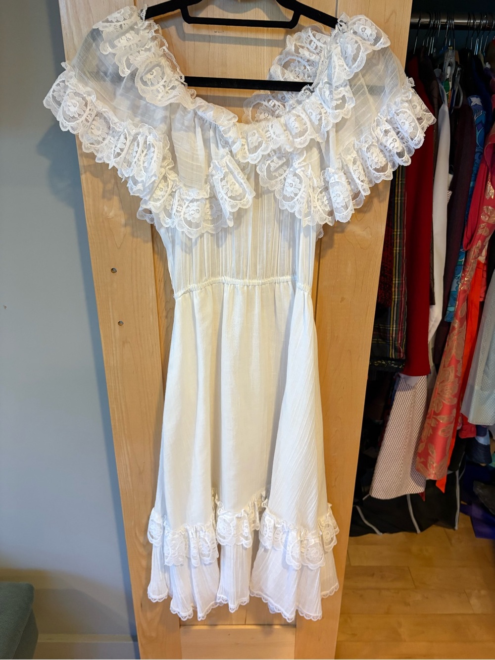 Vintage 80’s White Lace-layered Dress - Picture 3 of 11